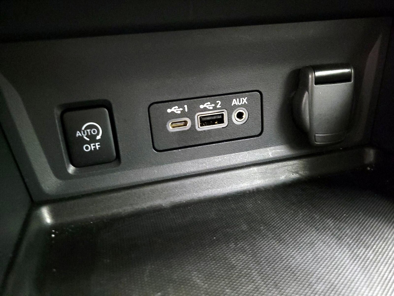 2025 Nissan Sentra SR - Photo 19