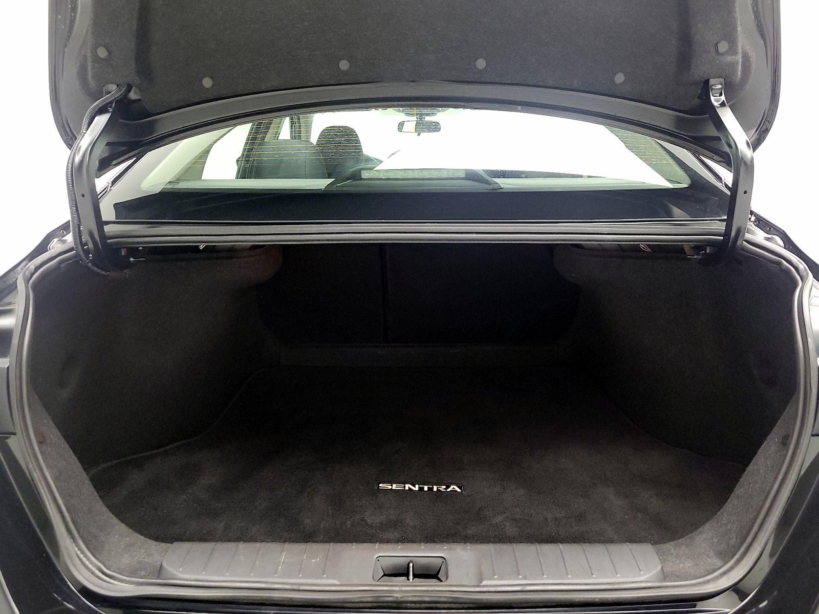 2025 Nissan Sentra SR - Photo 21