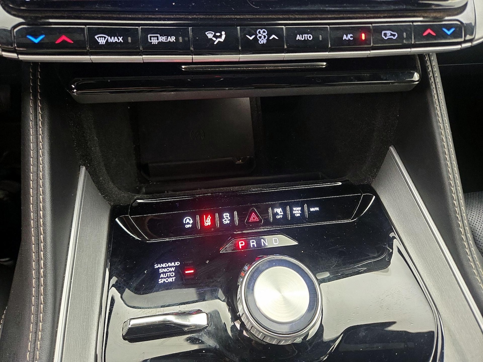 2025 Jeep Wagoneer Series II - Photo 18