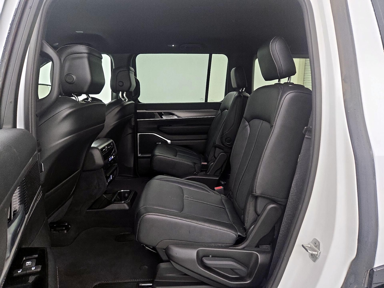 2025 Jeep Wagoneer Series II - Photo 21