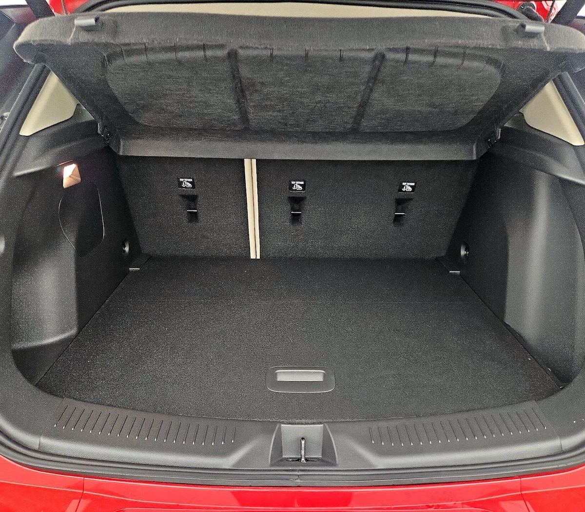 Trunk/Cargo (Seats Up)