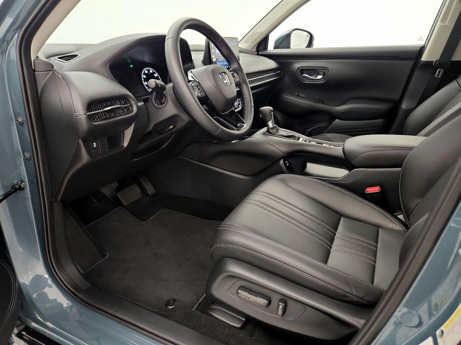 2025 Honda HR-V EX-L - Photo 12