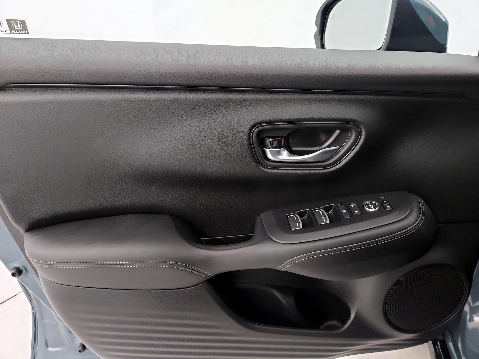 2025 Honda HR-V EX-L - Photo 13