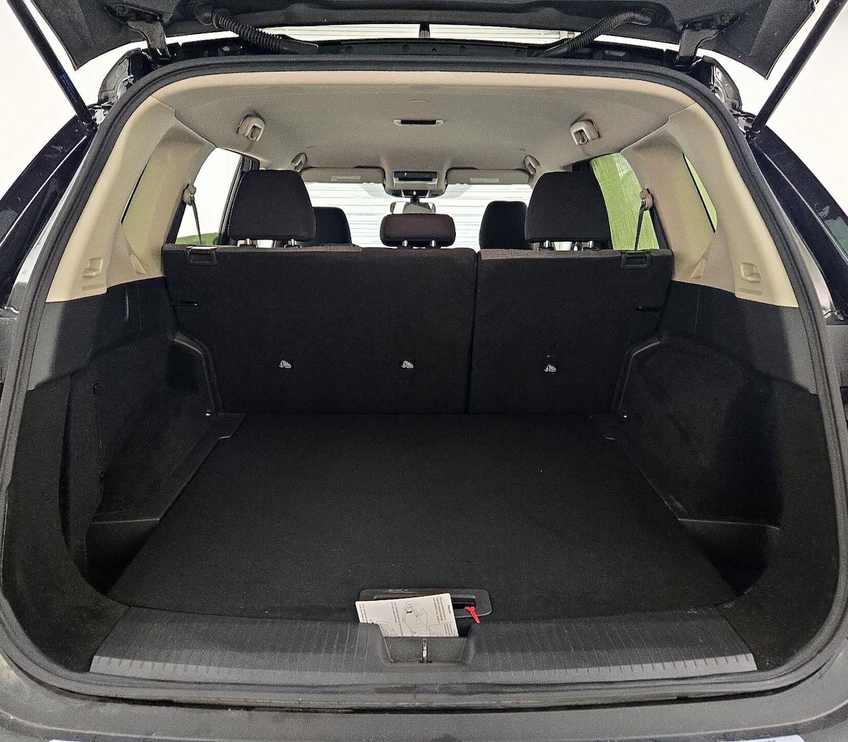 Trunk/Cargo (Seats Up)