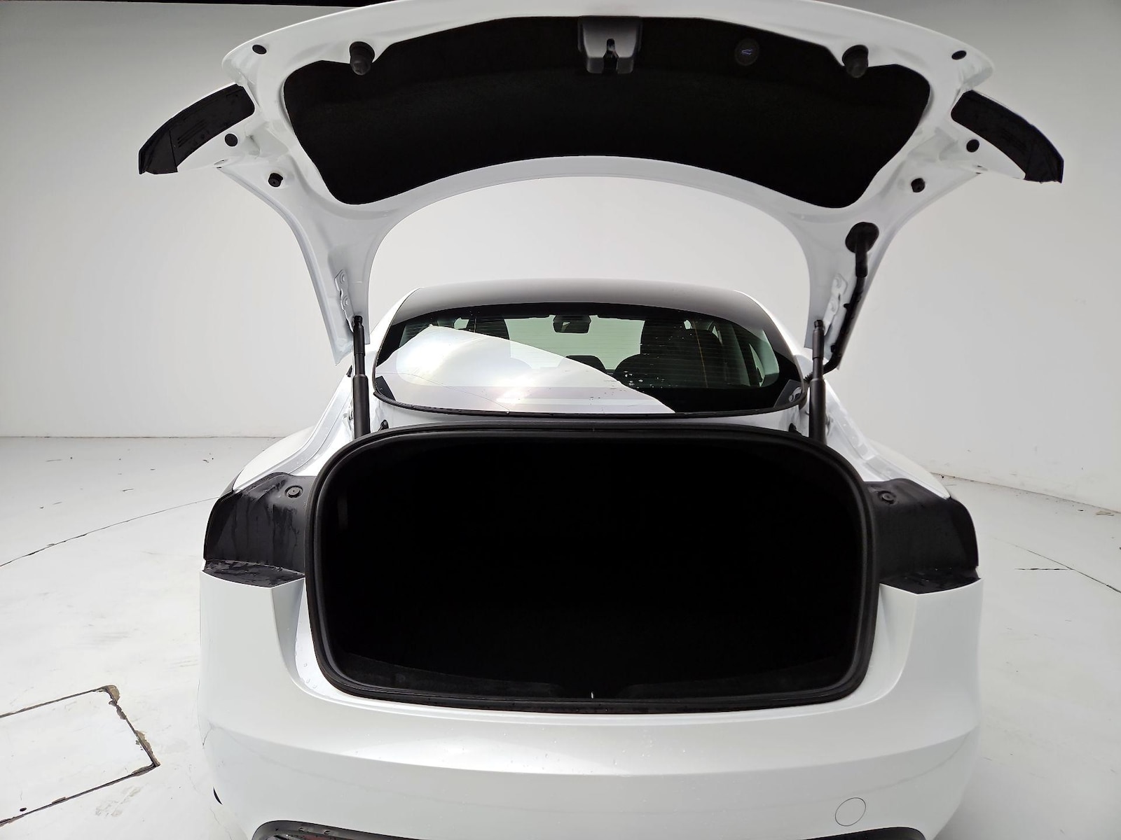 2025 Tesla Model 3 Long Range - Photo 21