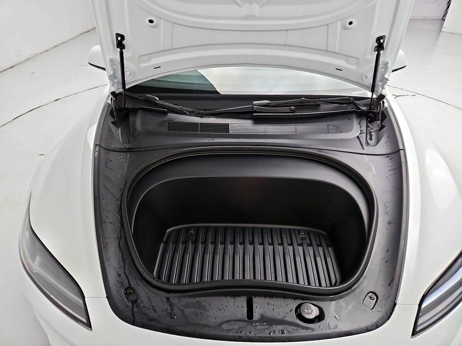 2025 Tesla Model 3 Long Range - Photo 22