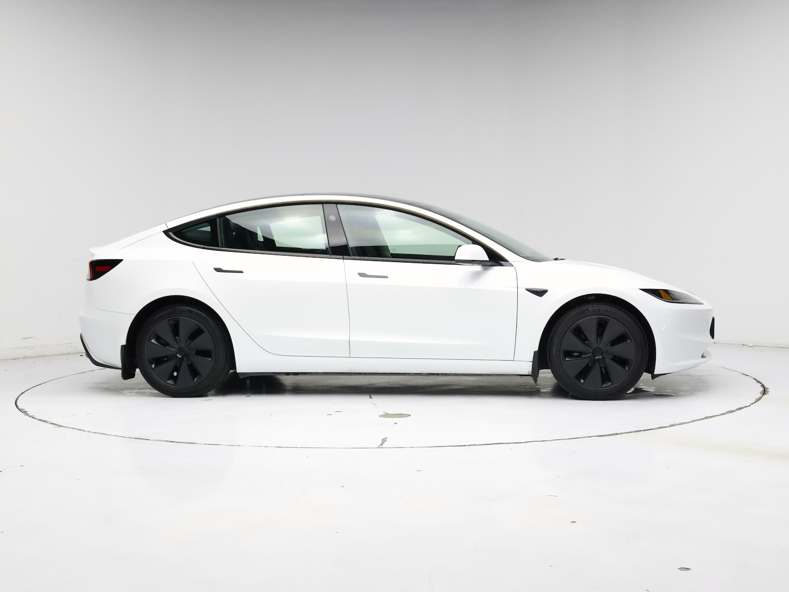 2025 Tesla Model 3 Long Range - Photo 8