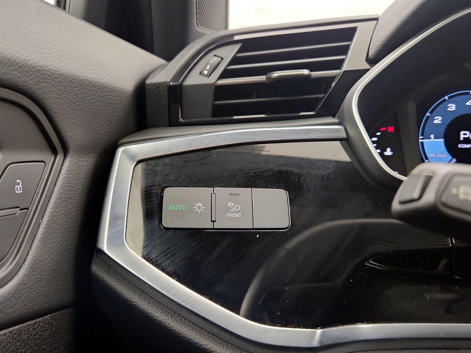 2025 Audi Q3 S Line Premium - Photo 14