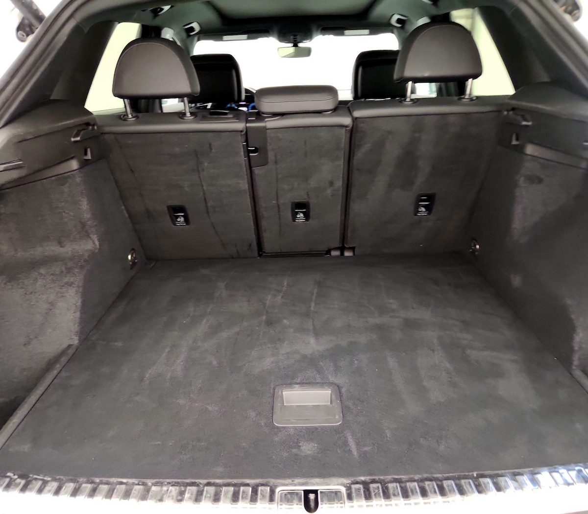 Trunk/Cargo (Seats Up)