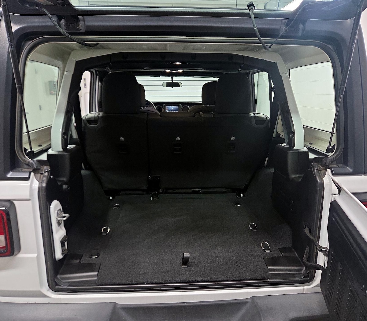 Trunk/Cargo (Seats Up)