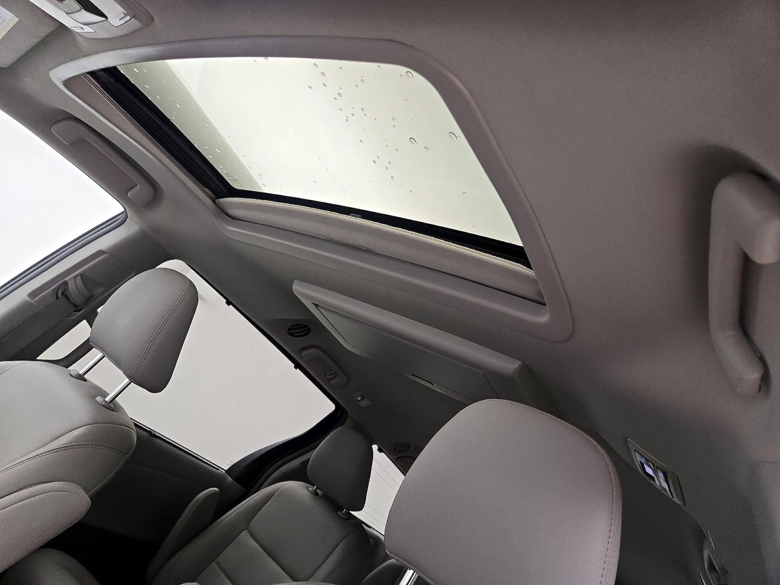 Sunroof(s) & Overhead Airbags
