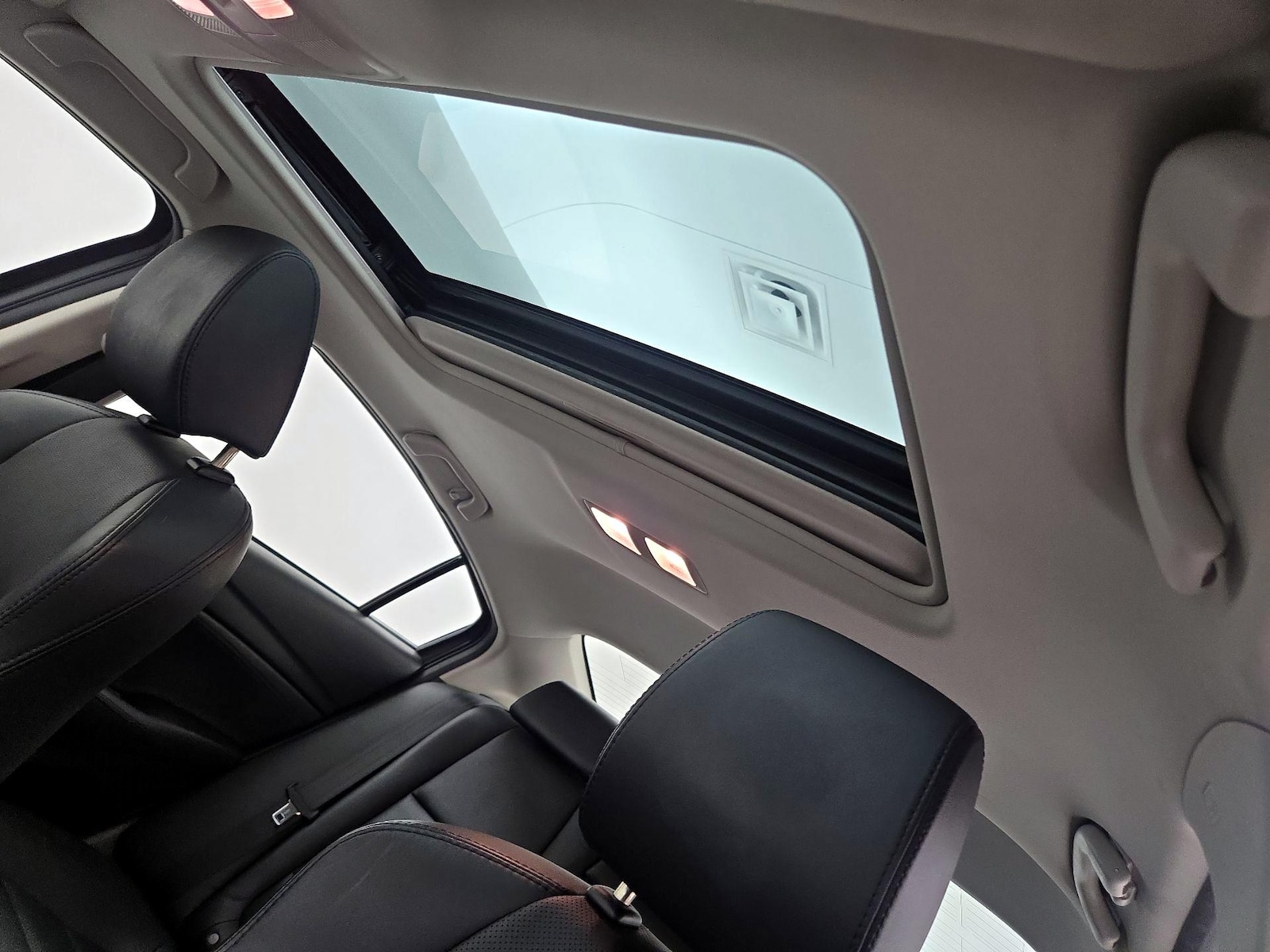Sunroof(s) & Overhead Airbags