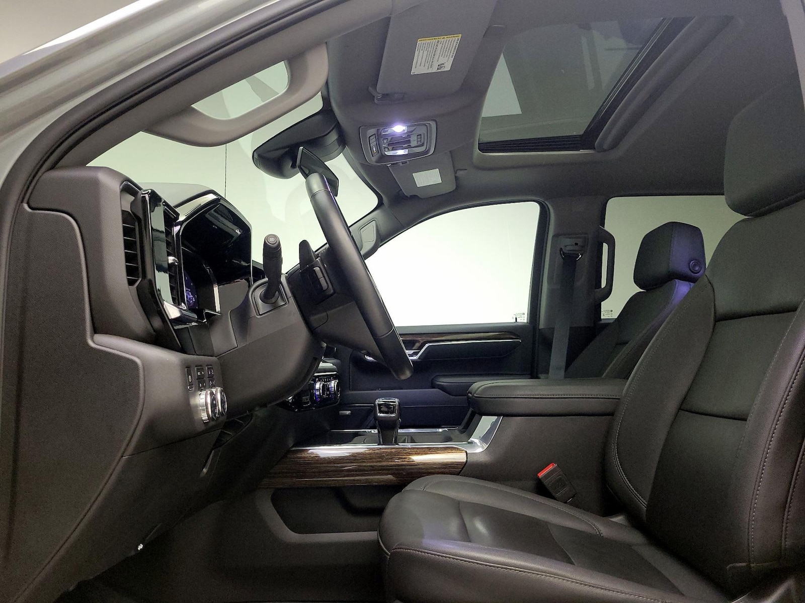 Sunroof(s) & Overhead Airbags