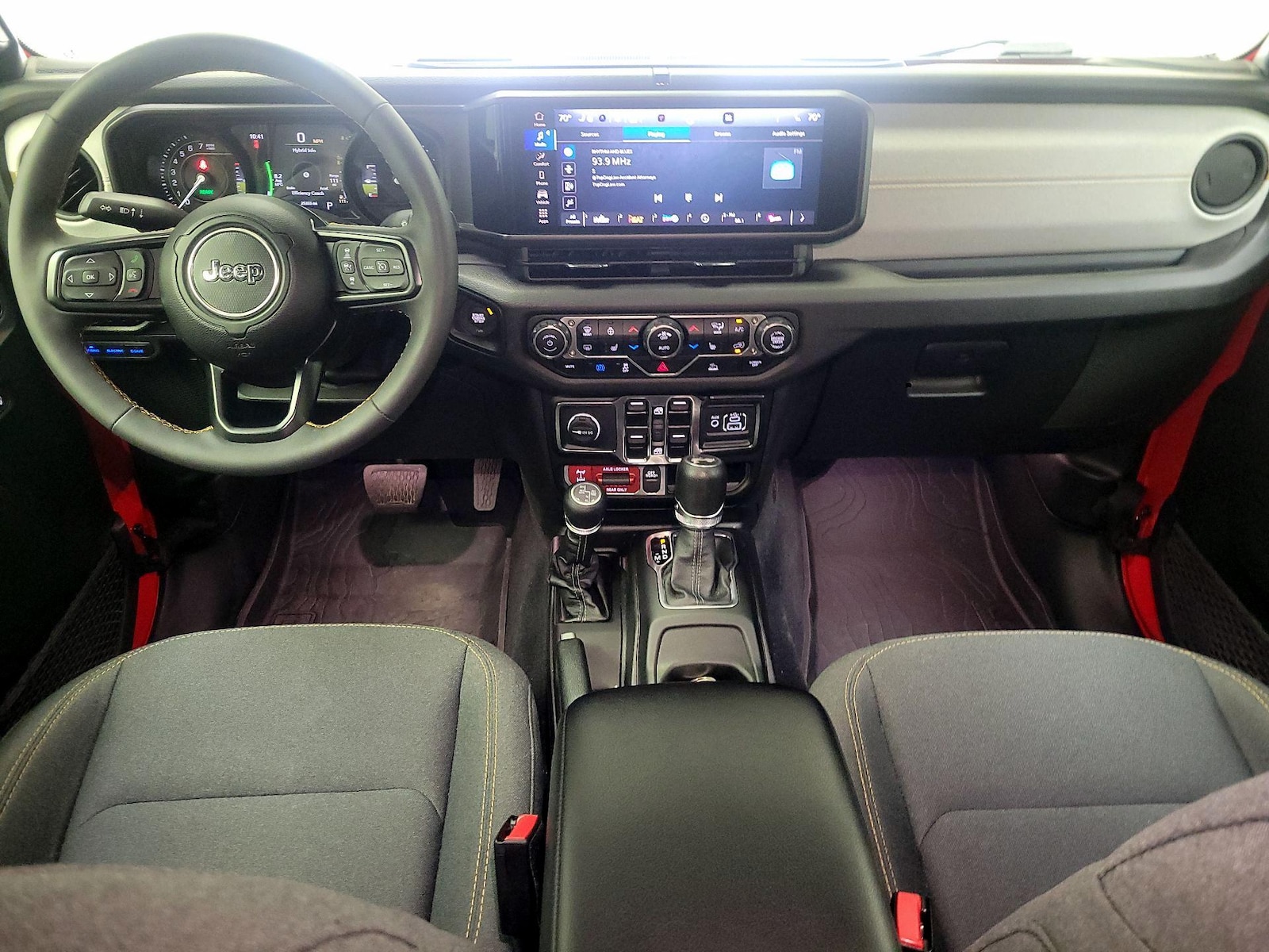 Apple CarPlay® & Android Auto™