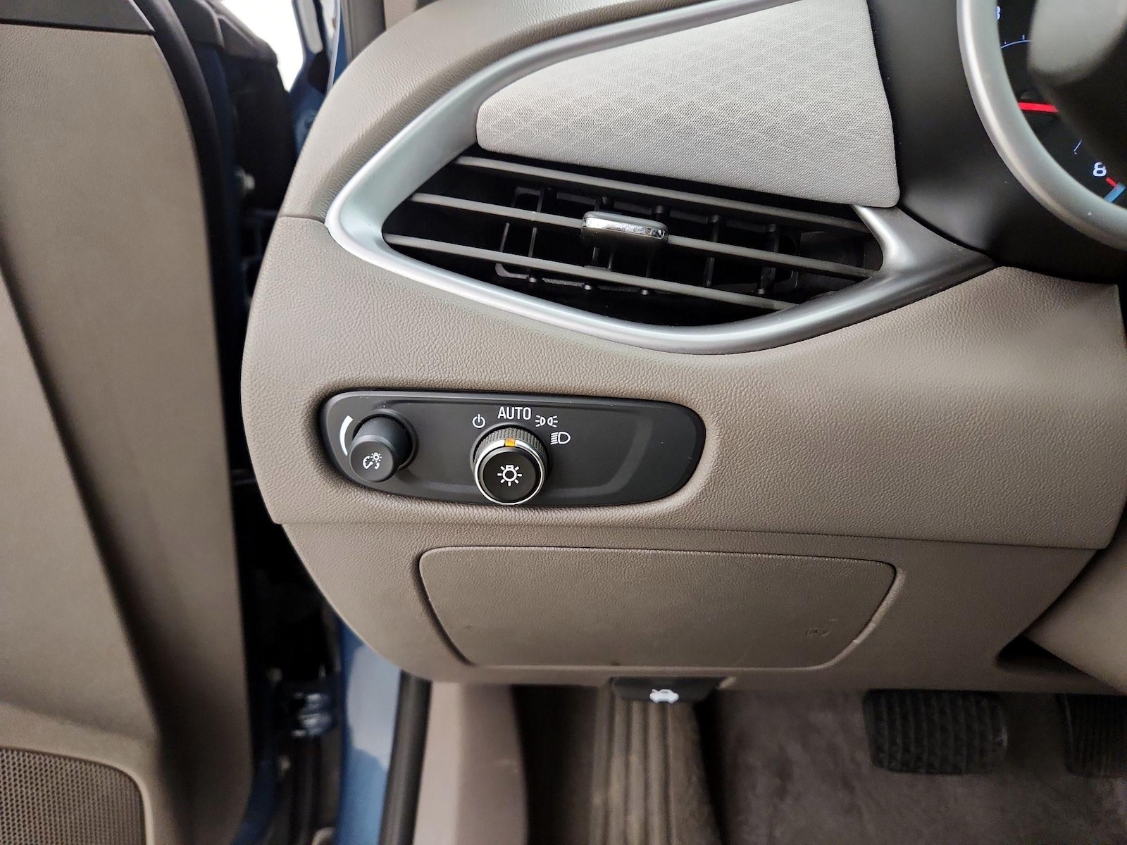 2025 Chevrolet Malibu 1LT - Photo 14