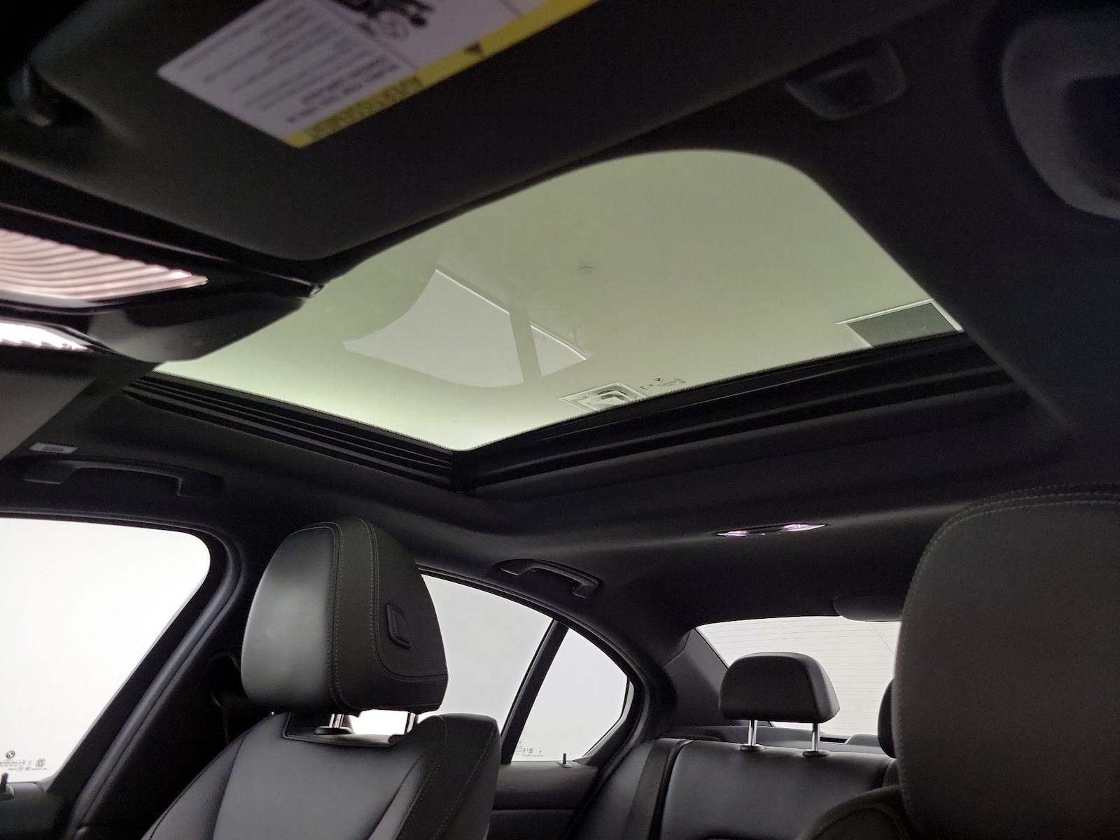 Sunroof(s) & Overhead Airbags