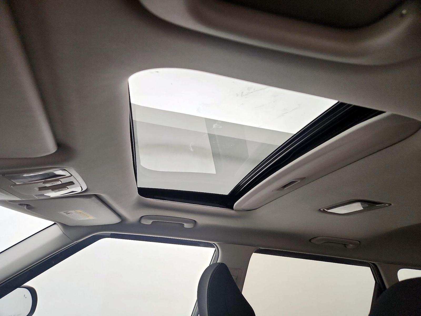 Sunroof(s) & Overhead Airbags