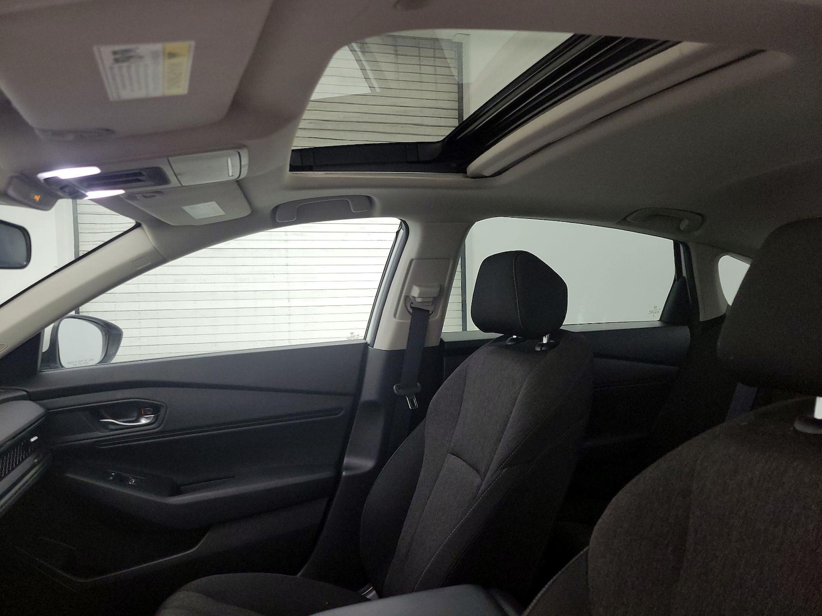 Sunroof(s) & Overhead Airbags