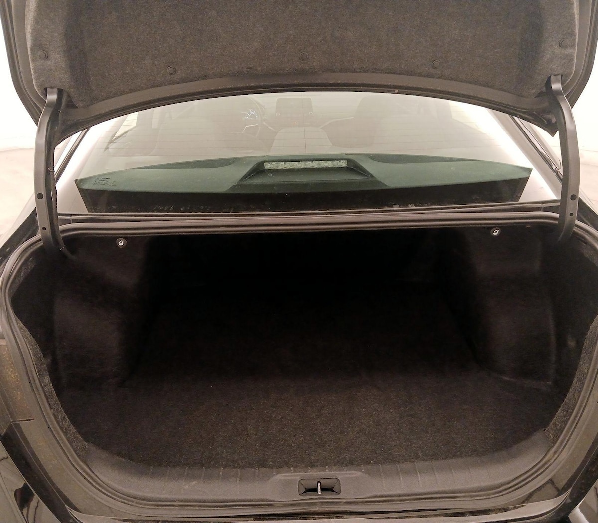 Trunk/Cargo (Seats Up)