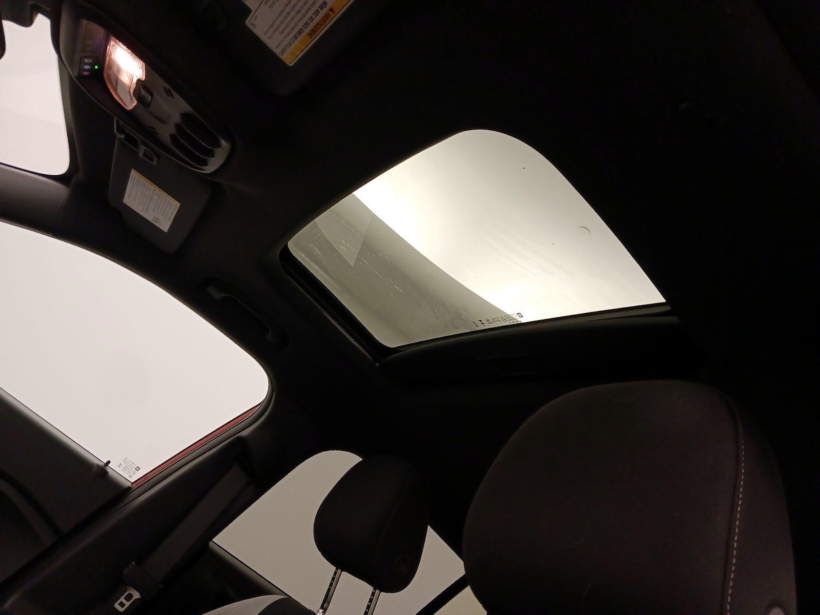 Sunroof(s) & Overhead Airbags