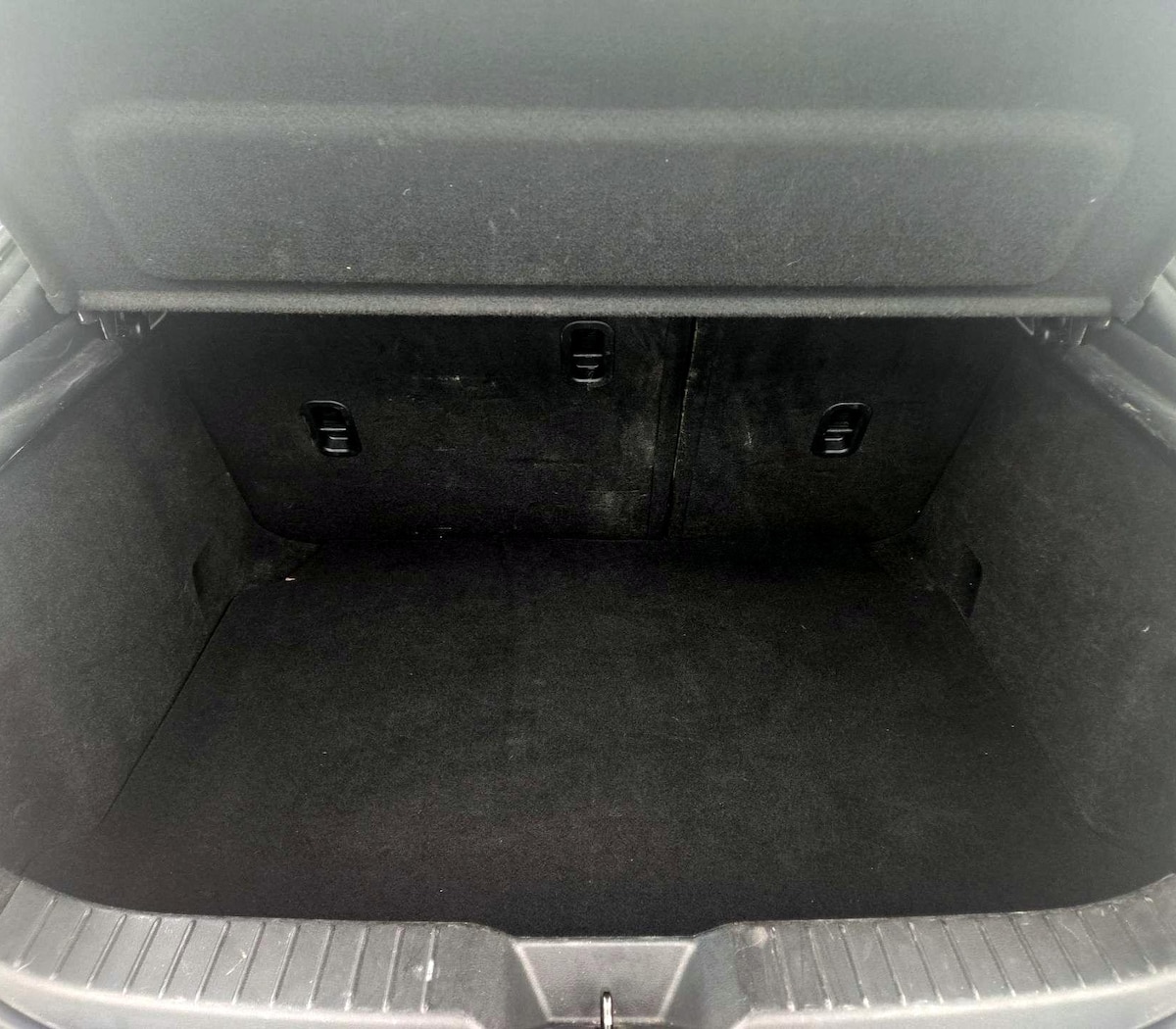 Trunk/Cargo (Seats Up)