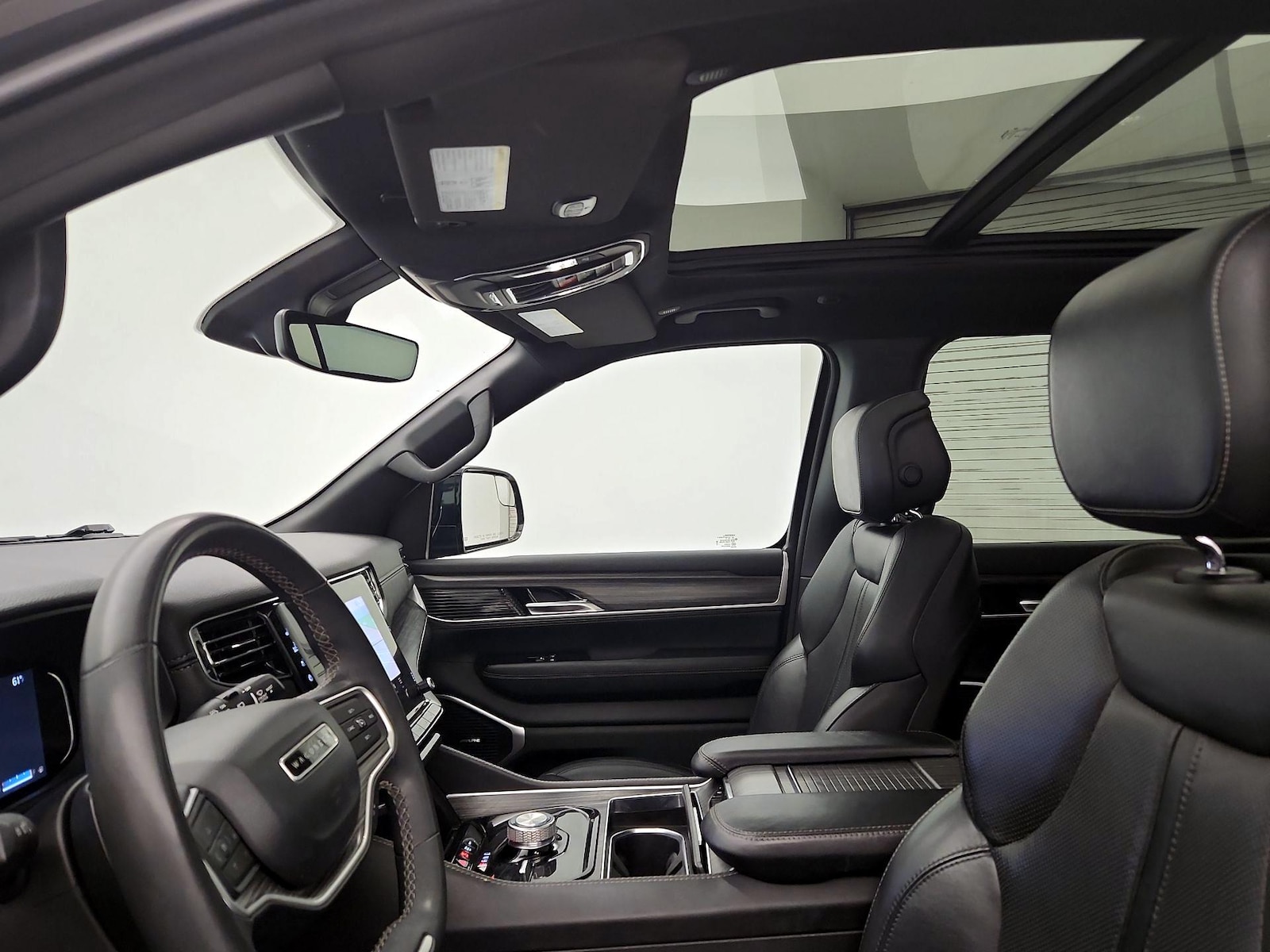 Panoramic Sunroof & Skylight(s)