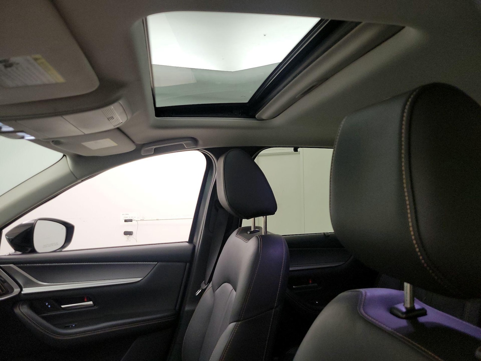 Sunroof(s) & Overhead Airbags