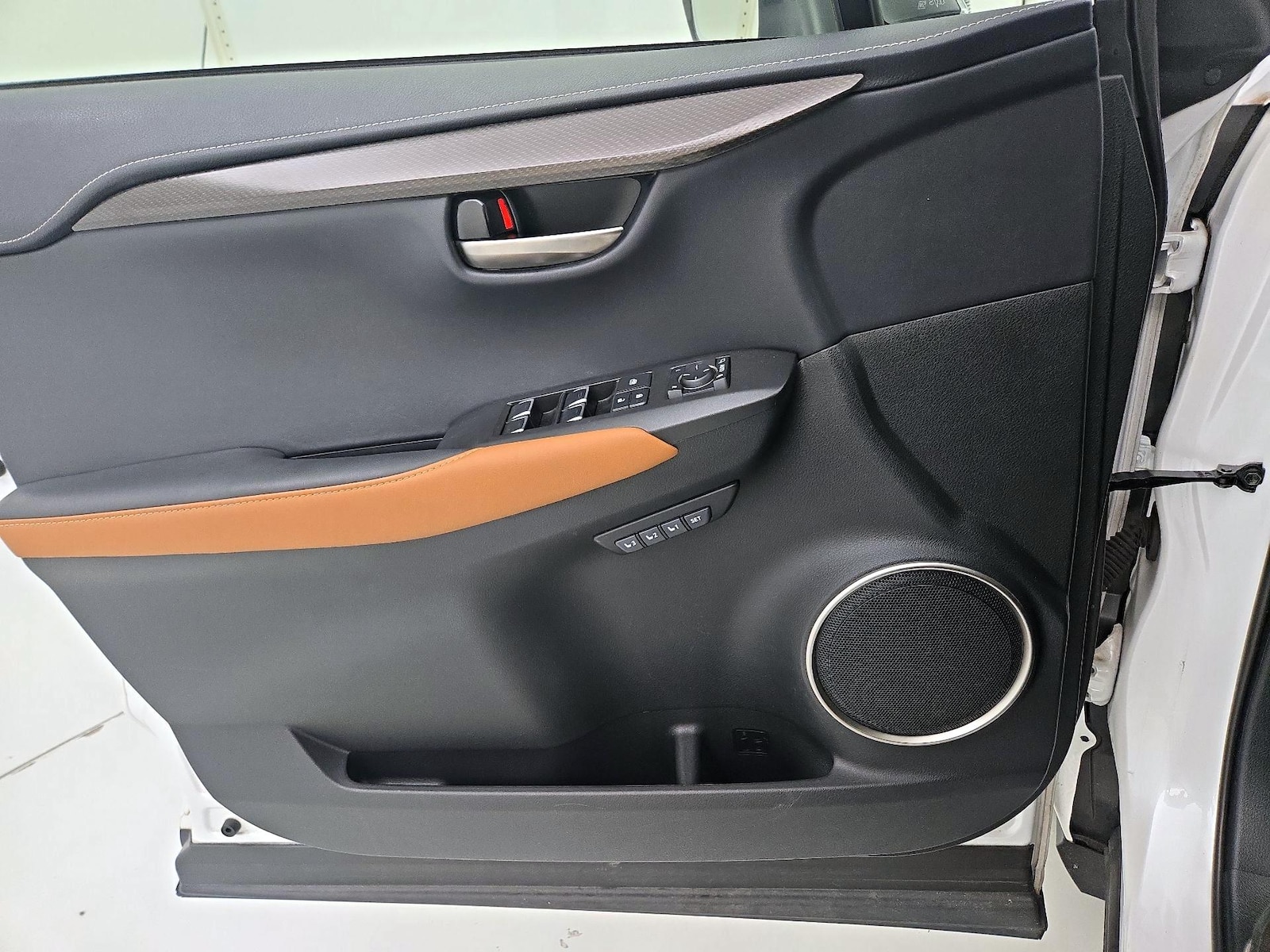 2020 Lexus NX 300 - Photo 13
