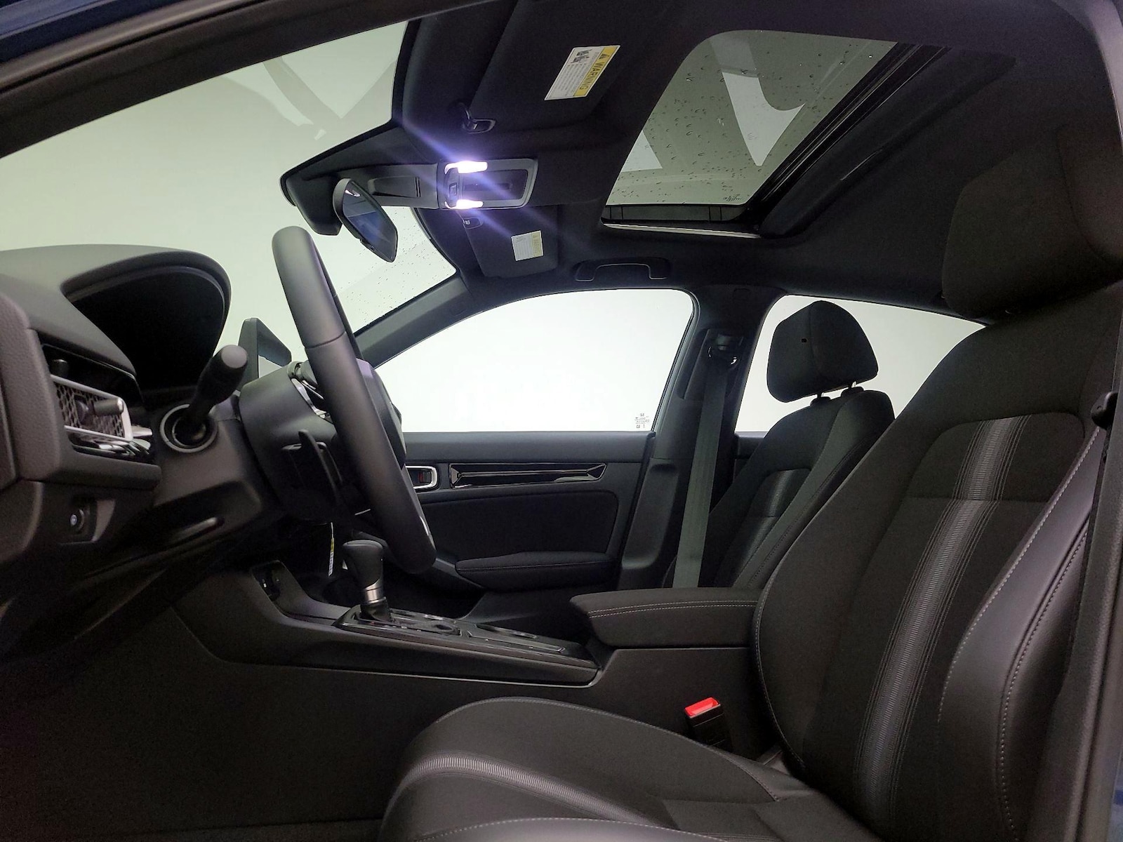 Sunroof(s) & Overhead Airbags