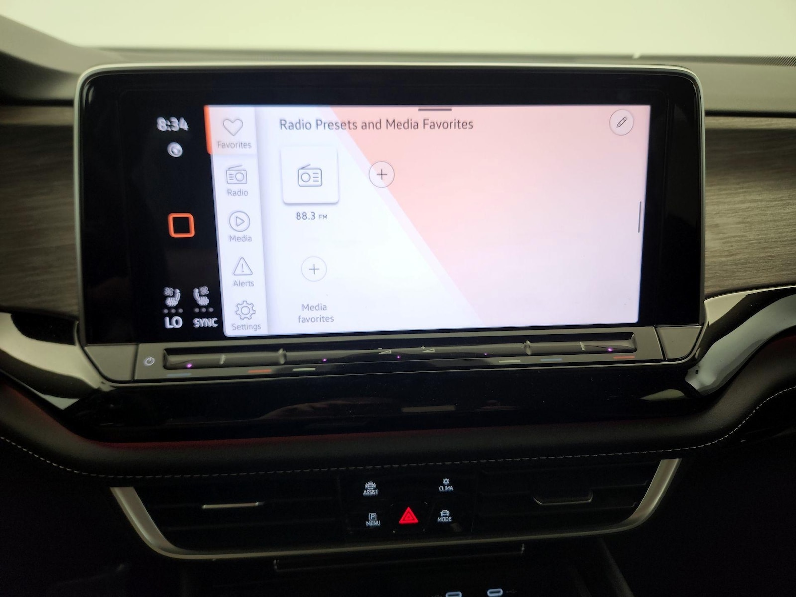 2024 Volkswagen Atlas SEL - Photo 17