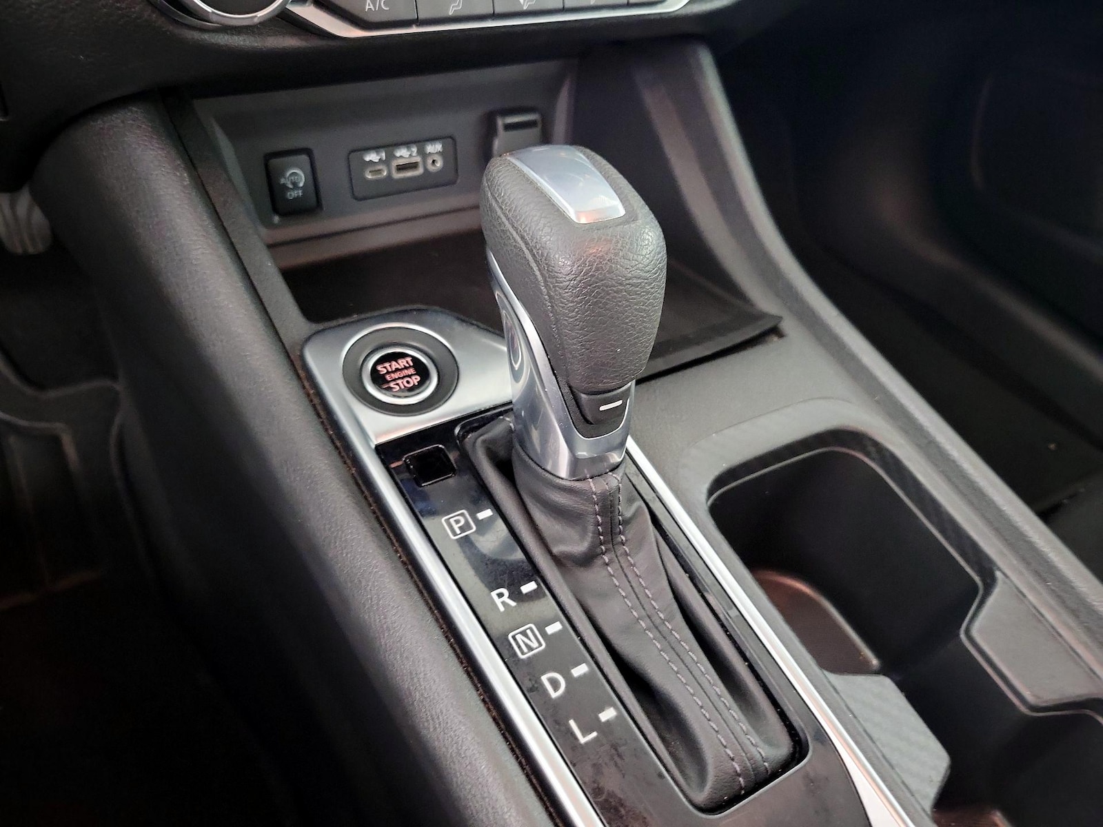 2024 Nissan Sentra SV - Photo 18