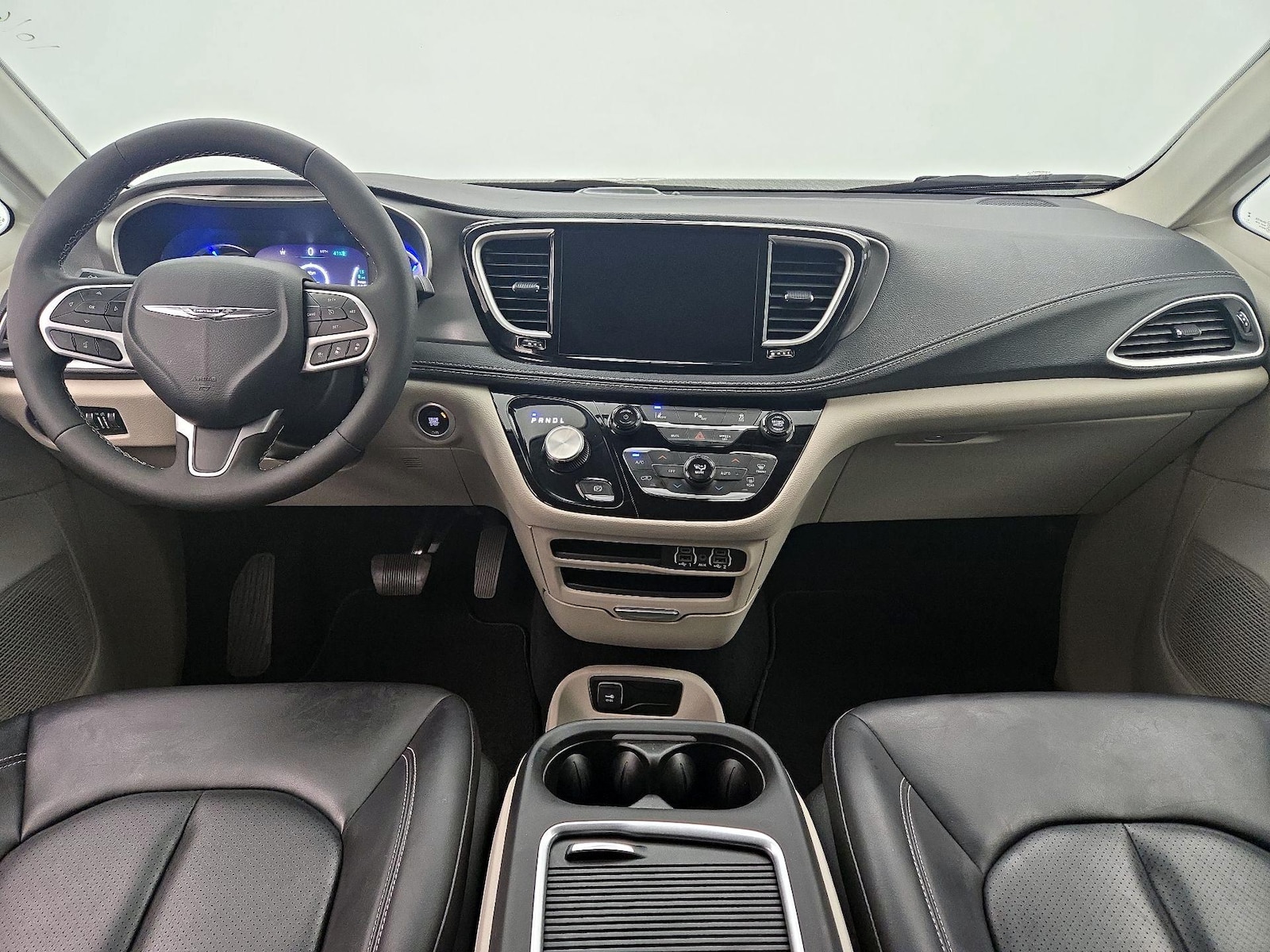 2023 Chrysler Pacifica Hybrid Touring L - Photo 10