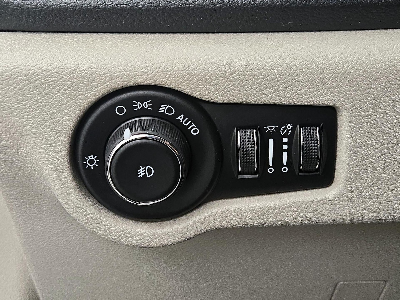 2023 Chrysler Pacifica Hybrid Touring L - Photo 14