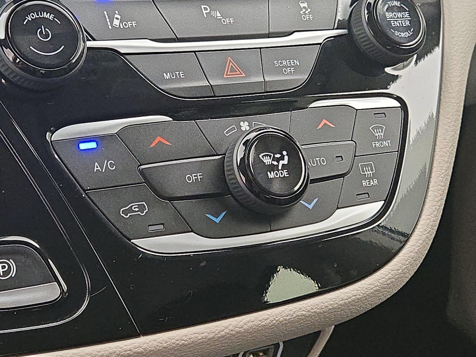 2023 Chrysler Pacifica Hybrid Touring L - Photo 17