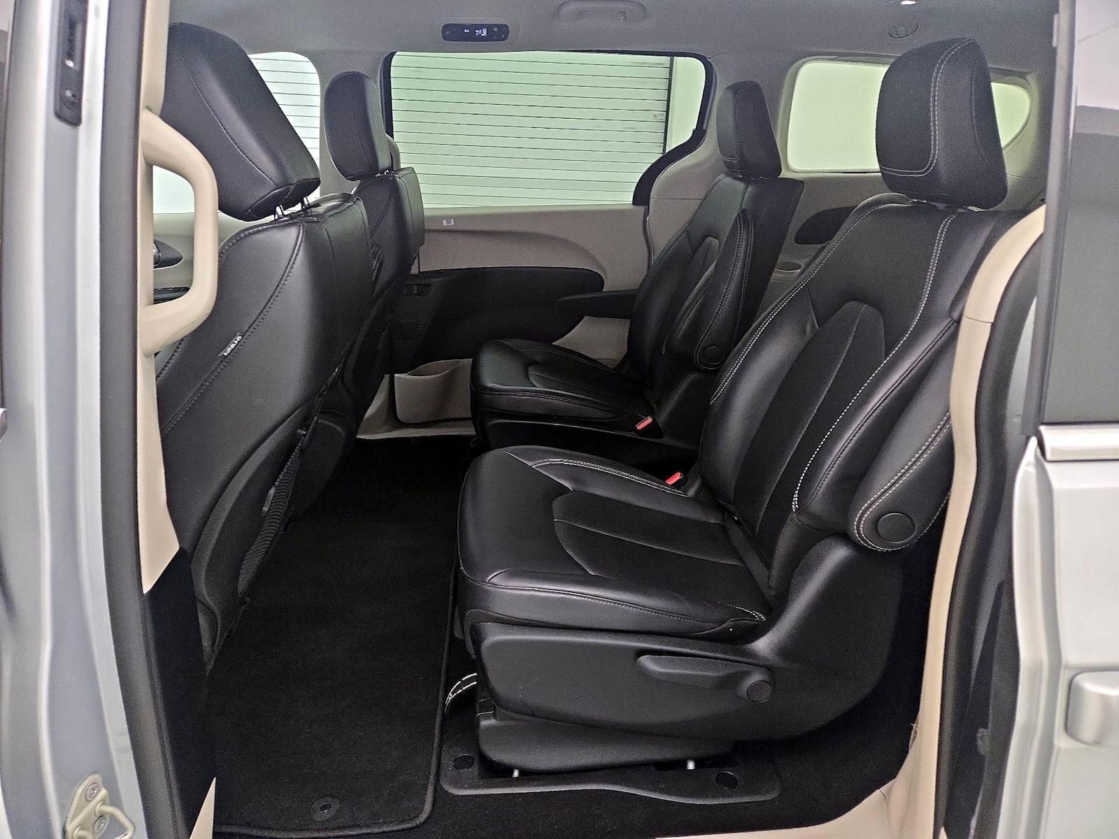 2023 Chrysler Pacifica Hybrid Touring L - Photo 20