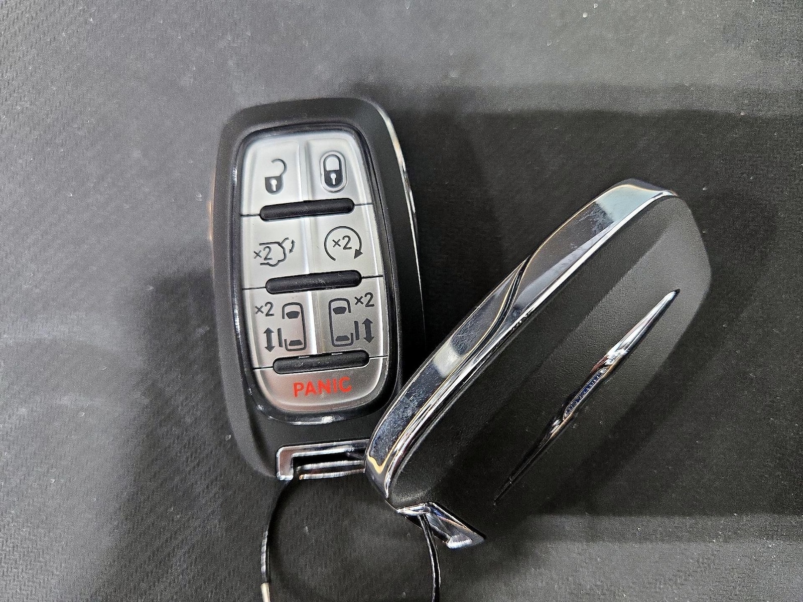 2023 Chrysler Pacifica Hybrid Touring L - Photo 25