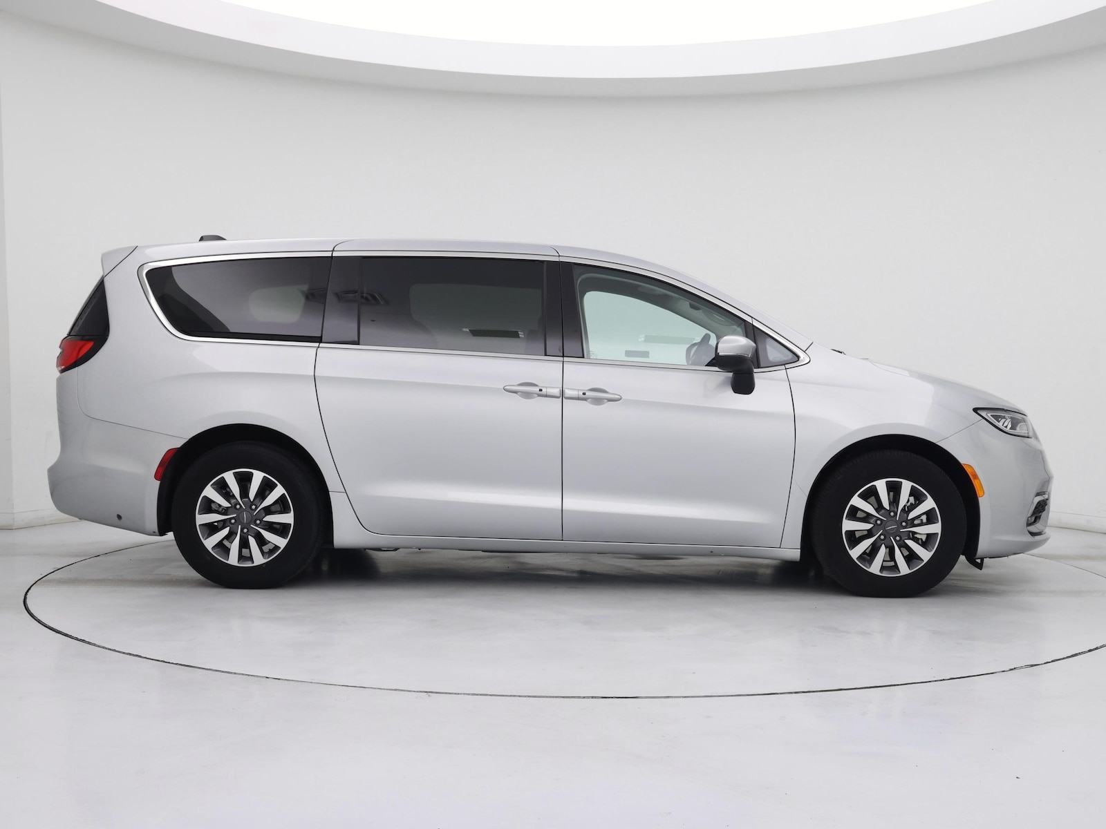 2023 Chrysler Pacifica Hybrid Touring L - Photo 8