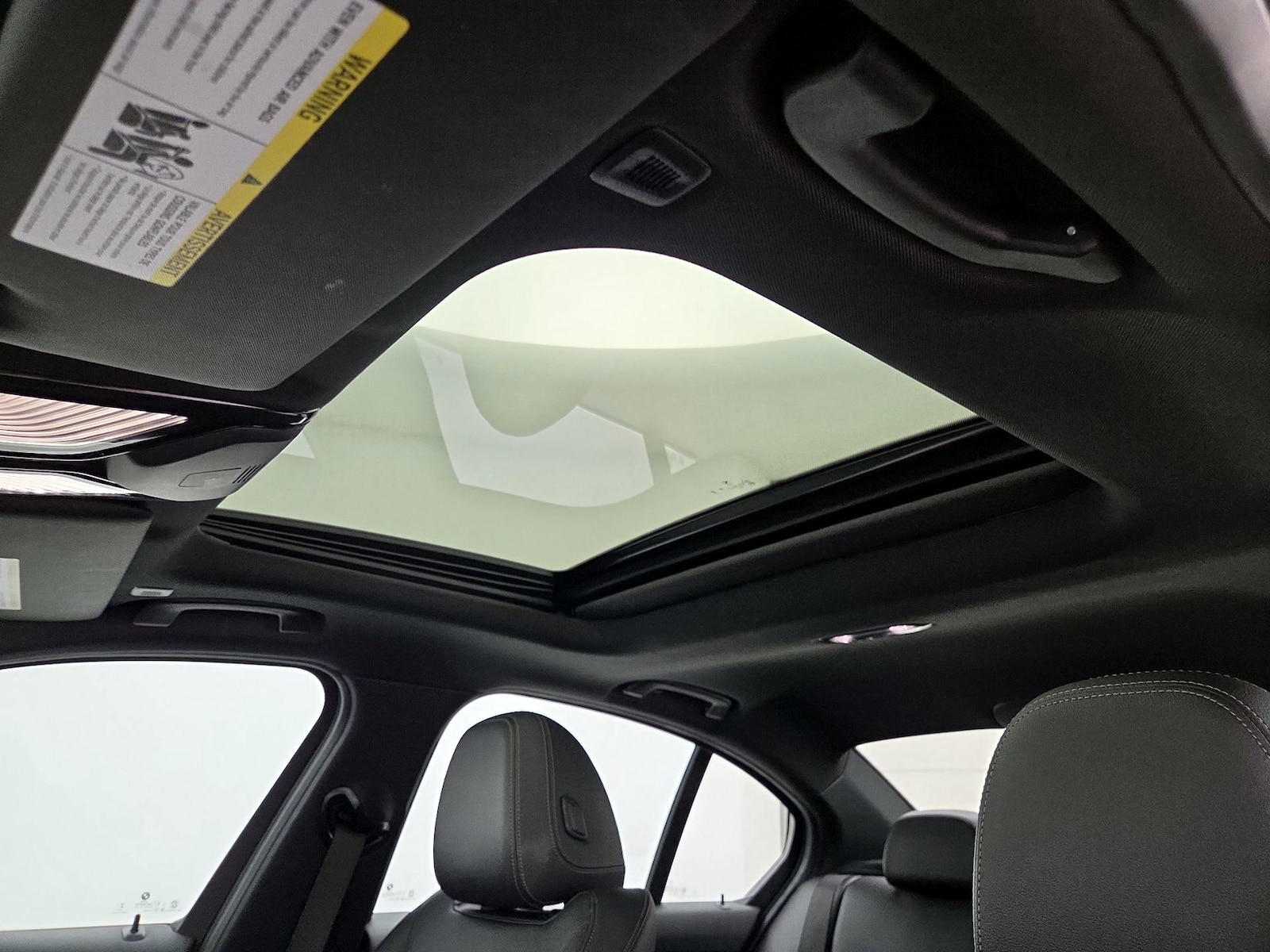 Sunroof(s) & Overhead Airbags