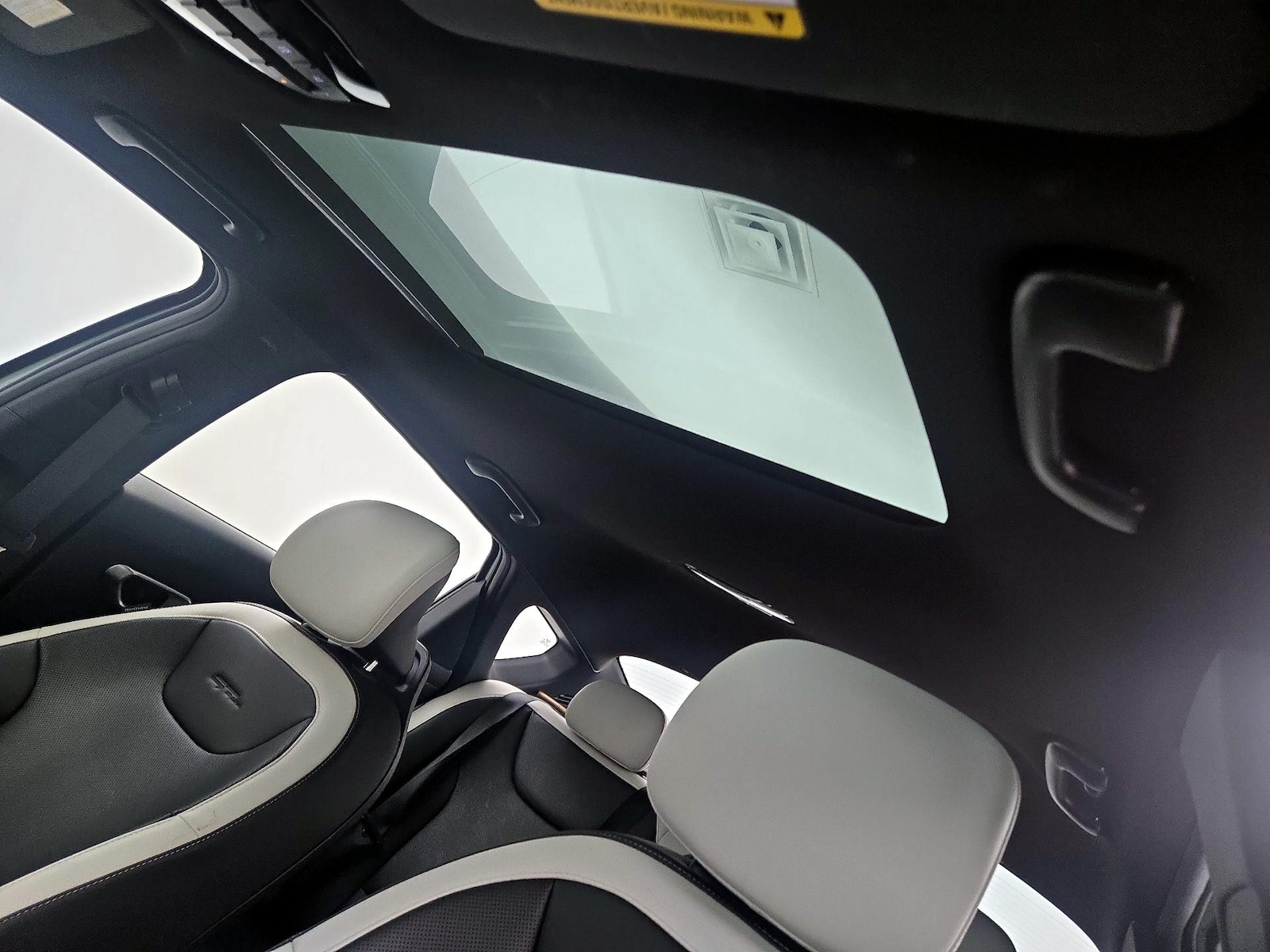 Sunroof(s) & Overhead Airbags