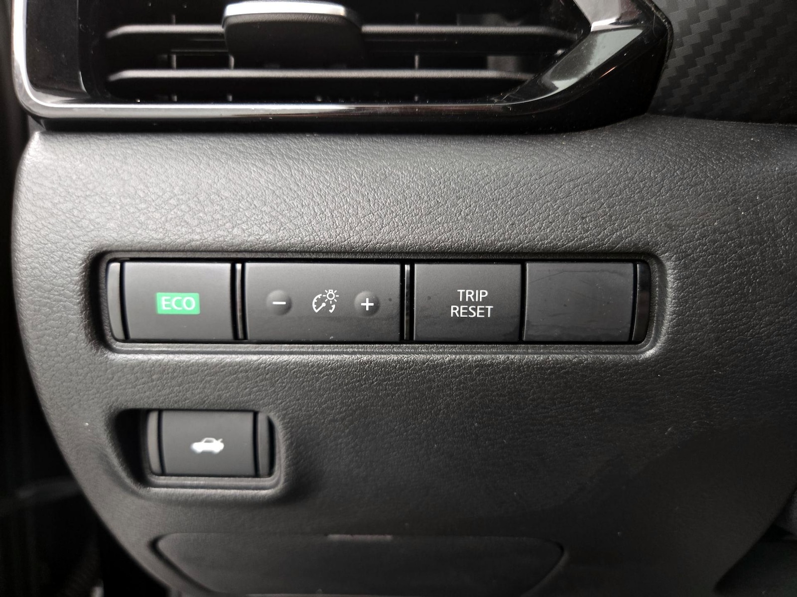 2025 Nissan Sentra SV - Photo 14