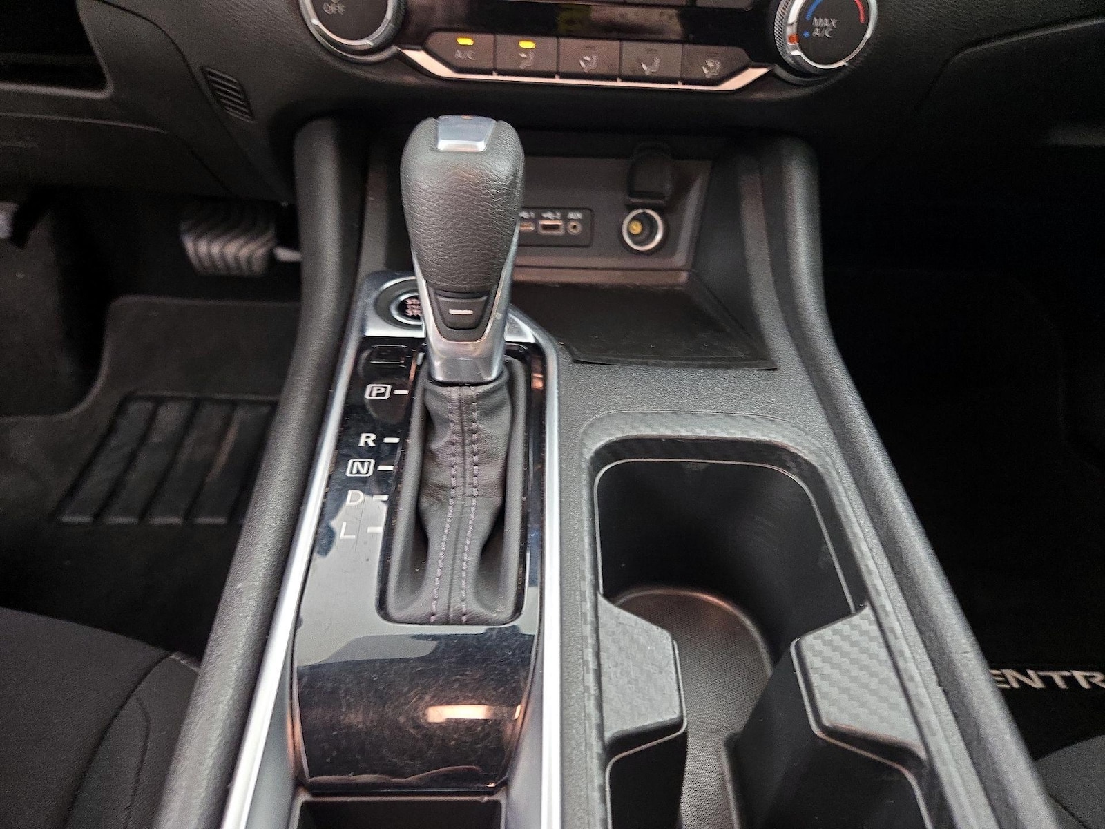 2025 Nissan Sentra SV - Photo 18
