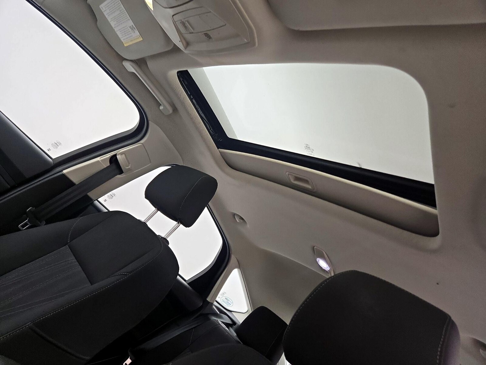 Sunroof(s) & Overhead Airbags