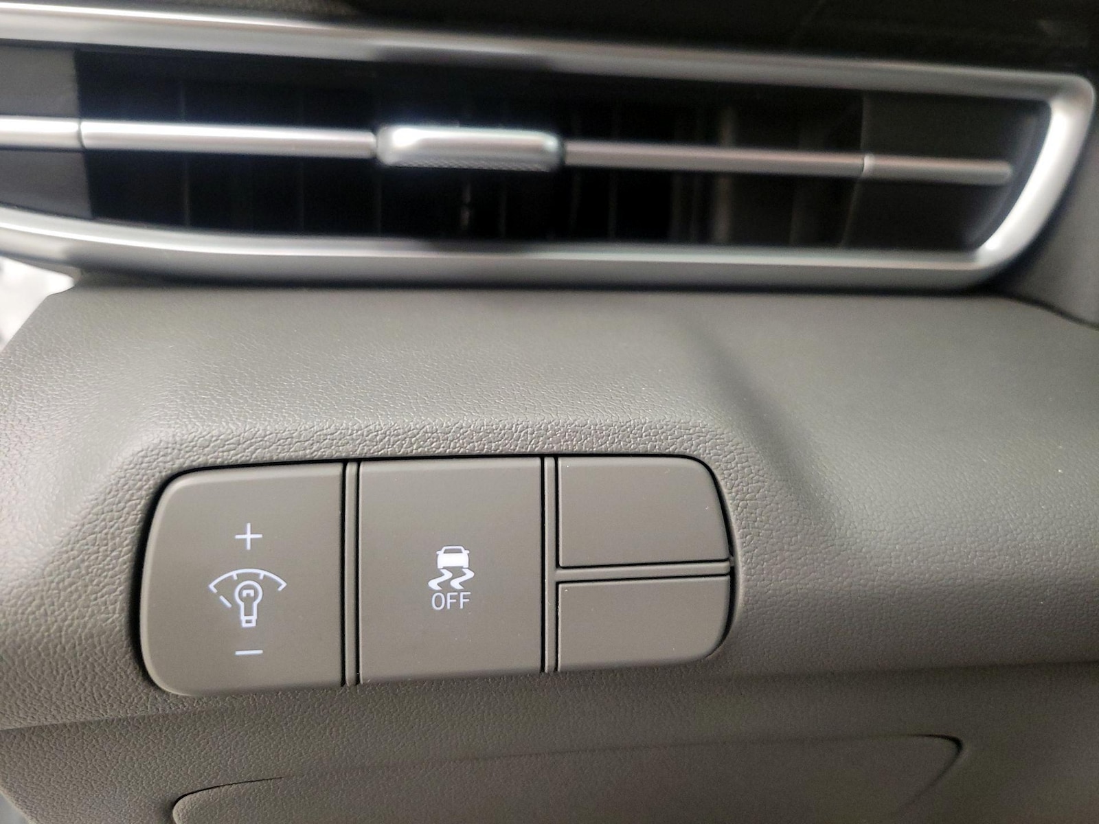 2025 Hyundai Elantra SEL - Photo 14
