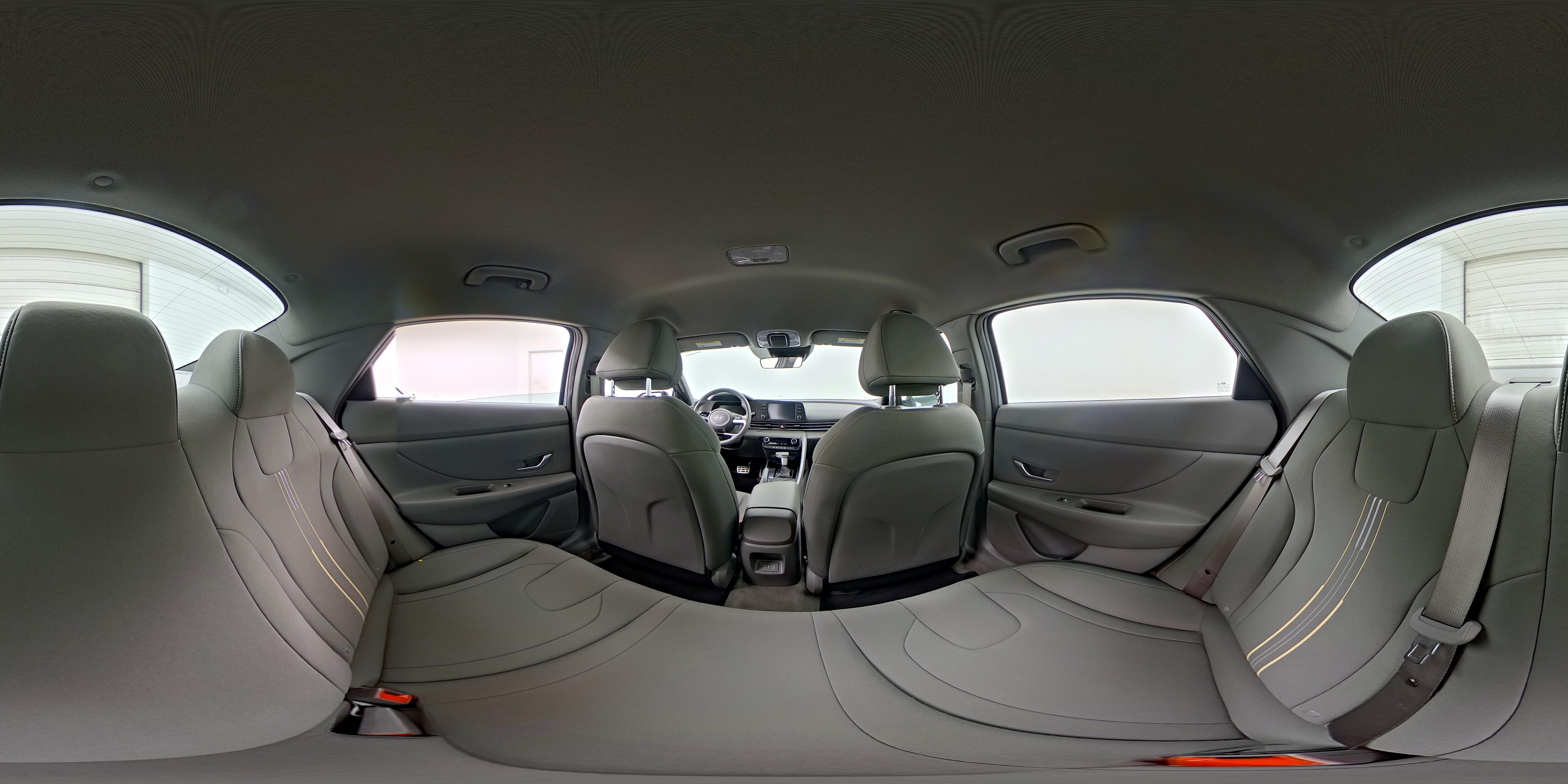 2025 Hyundai Elantra SEL - Photo 24