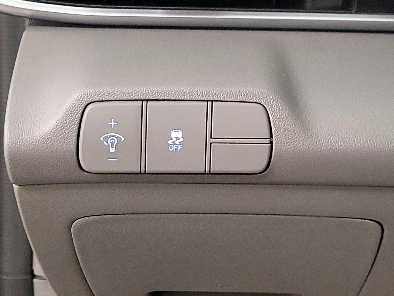 2025 Hyundai Elantra SEL - Photo 12