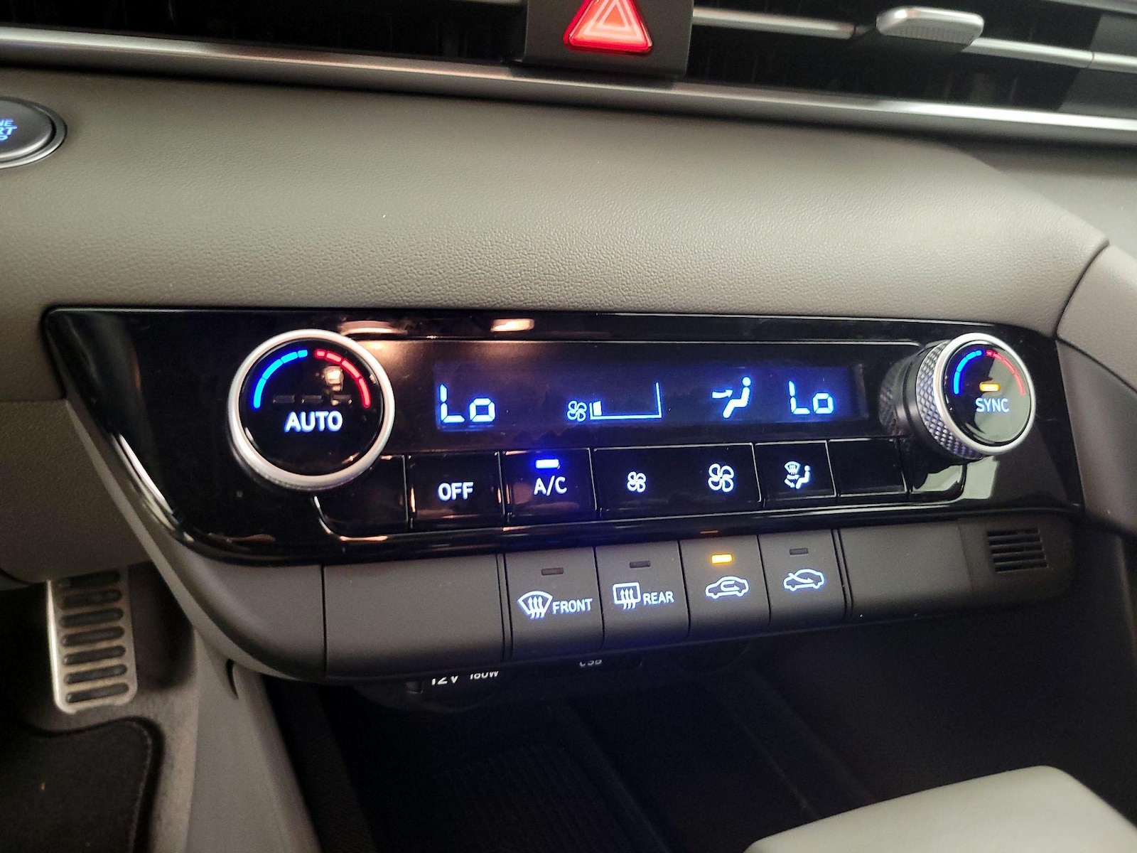 2025 Hyundai Elantra SEL - Photo 15