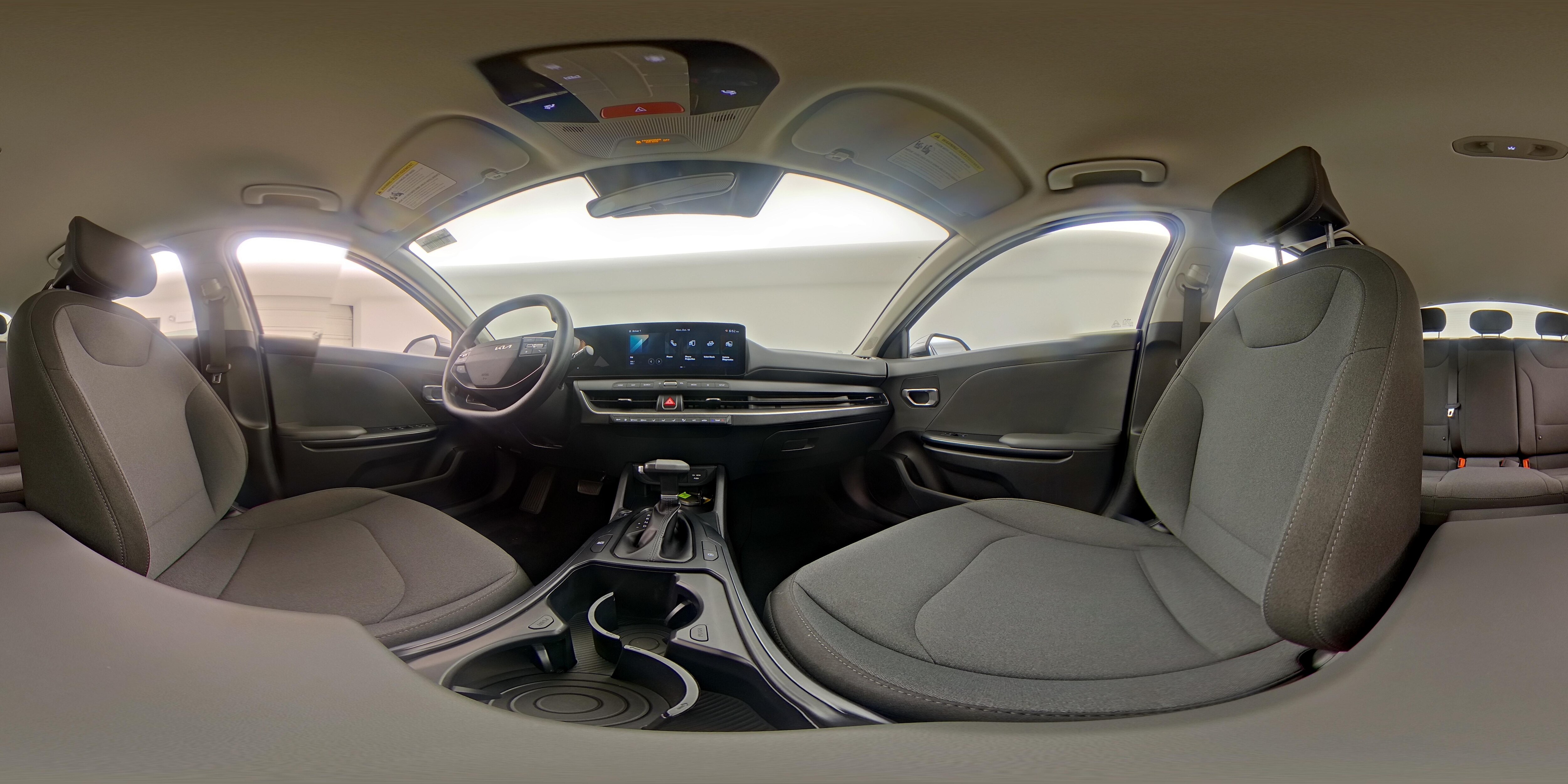 2025 Kia K4 LXS - Photo 24