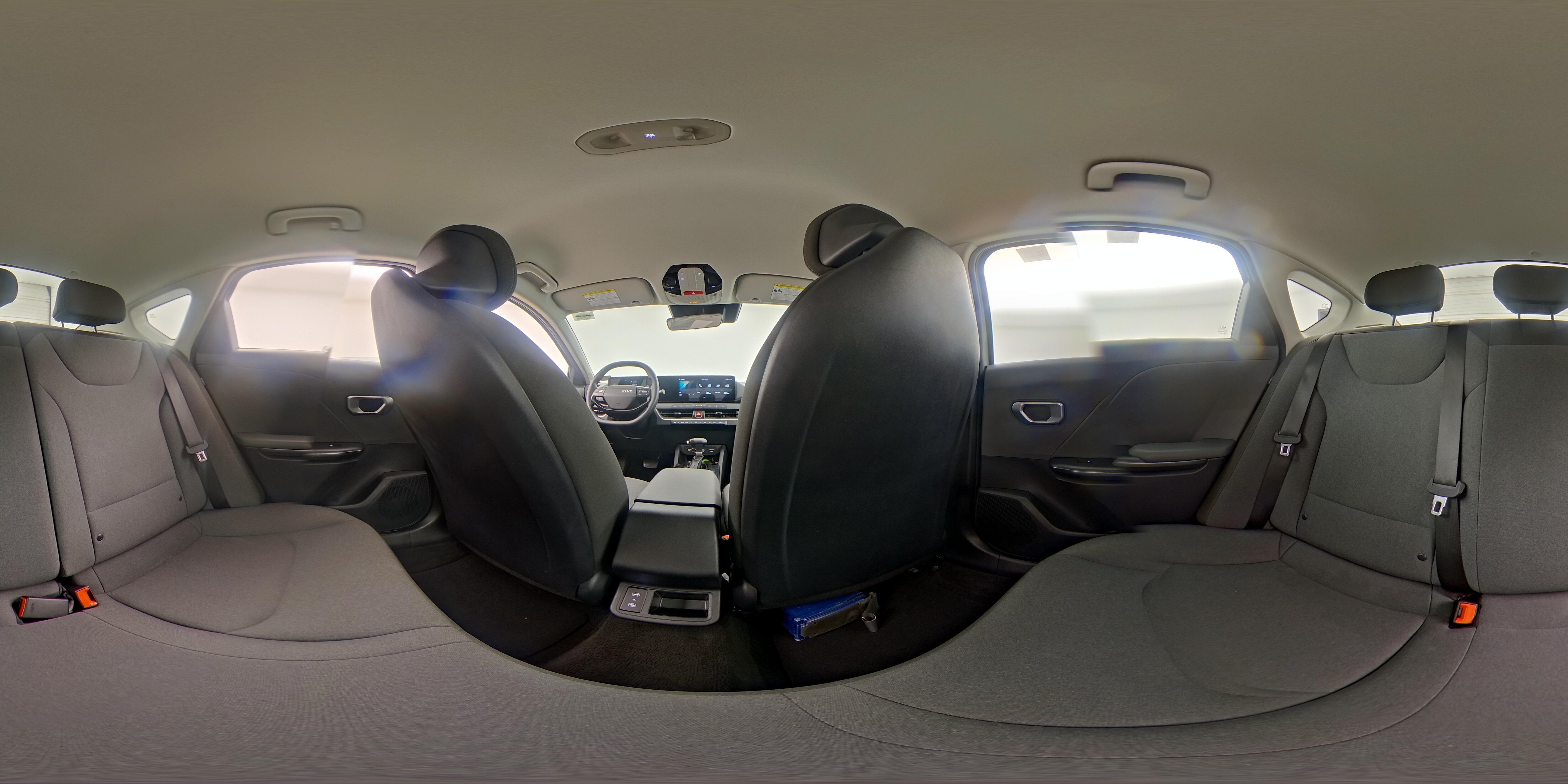 2025 Kia K4 LXS - Photo 25