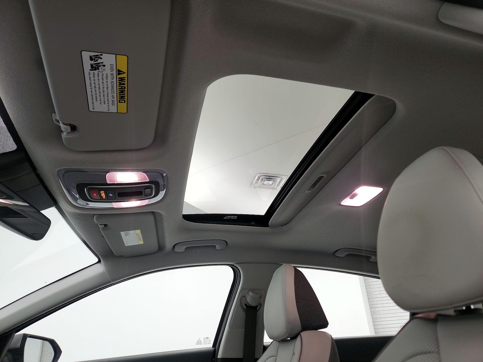 Sunroof(s) & Overhead Airbags