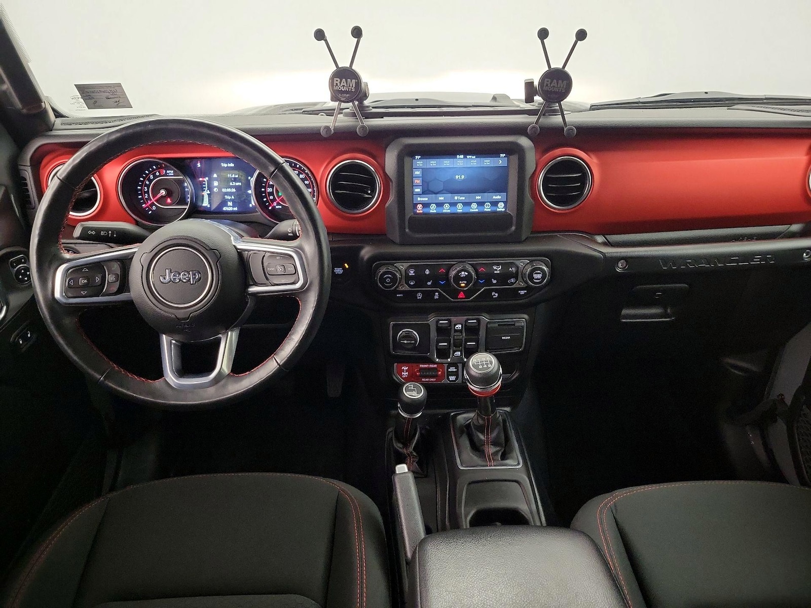 Apple CarPlay® & Android Auto™